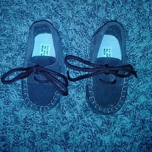 #554Suede booties Size 3-9Mo. Brown color.